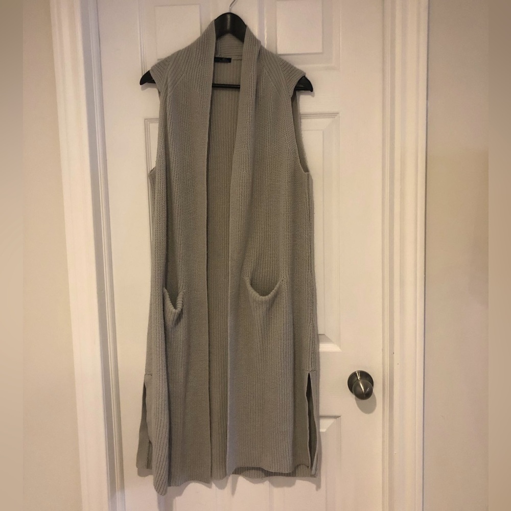 Beautiful grey vest Sz S